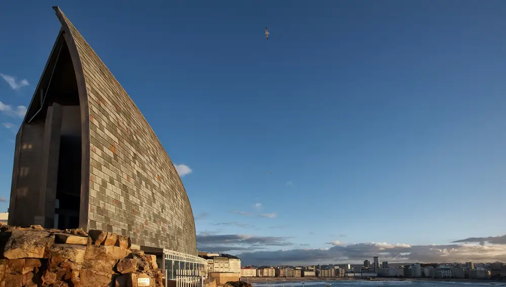 Fachada del museo Domus