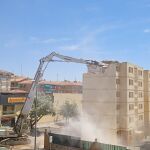 Imágenes de la demolición del Cuartel de la Guardia Civil de Toledo.