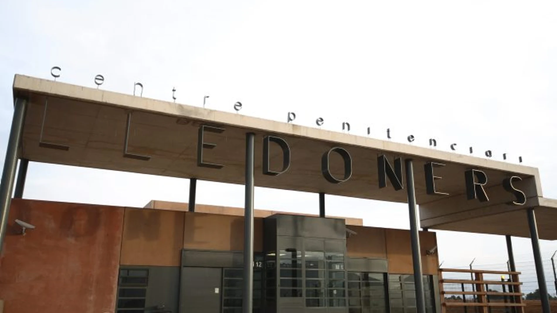 Fachada del centro penitenciario de Lledoners, en Barcelona