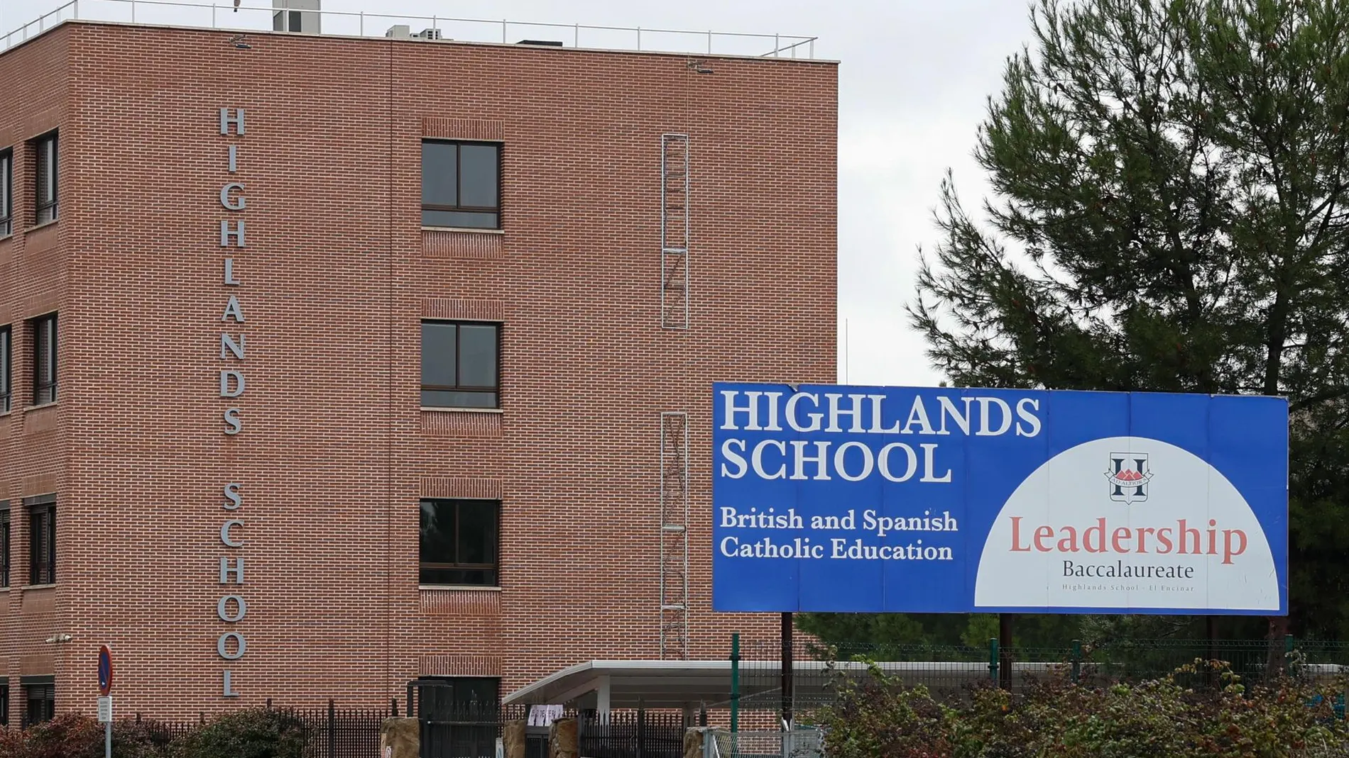 El colegio Highlands El Encinar traslada a la Policía otra agresión sexual a una niña por parte del excapellán