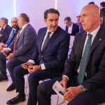  El consejero de Medio Ambiente, Vivienda y Ordenación del Territorio, Juan Carlos Suárez-Quiñones, y el alcalde de León, José Antonio Diez, asisten a la Asamblea General de la Federación Leonesa de Empresarios