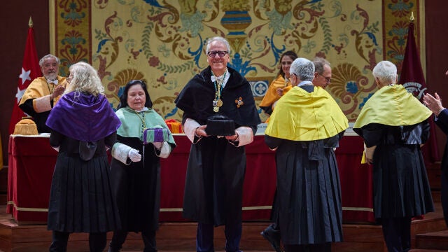 El Excmo. Sr. Dr. Segundo Píriz Durán, Doctor en Veterinaria y Rector de UNIE Universidad, ingresa como Académico Numerario de la Real Academia Europea de Doctores, con el discurso «La universidad en la segunda década del siglo XXI: entre la crisis y la globalización». 