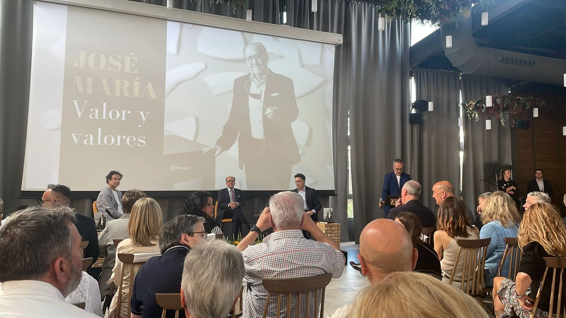 Presentación del libro de José María Ruiz con la presencia de Pepe Rodríguez