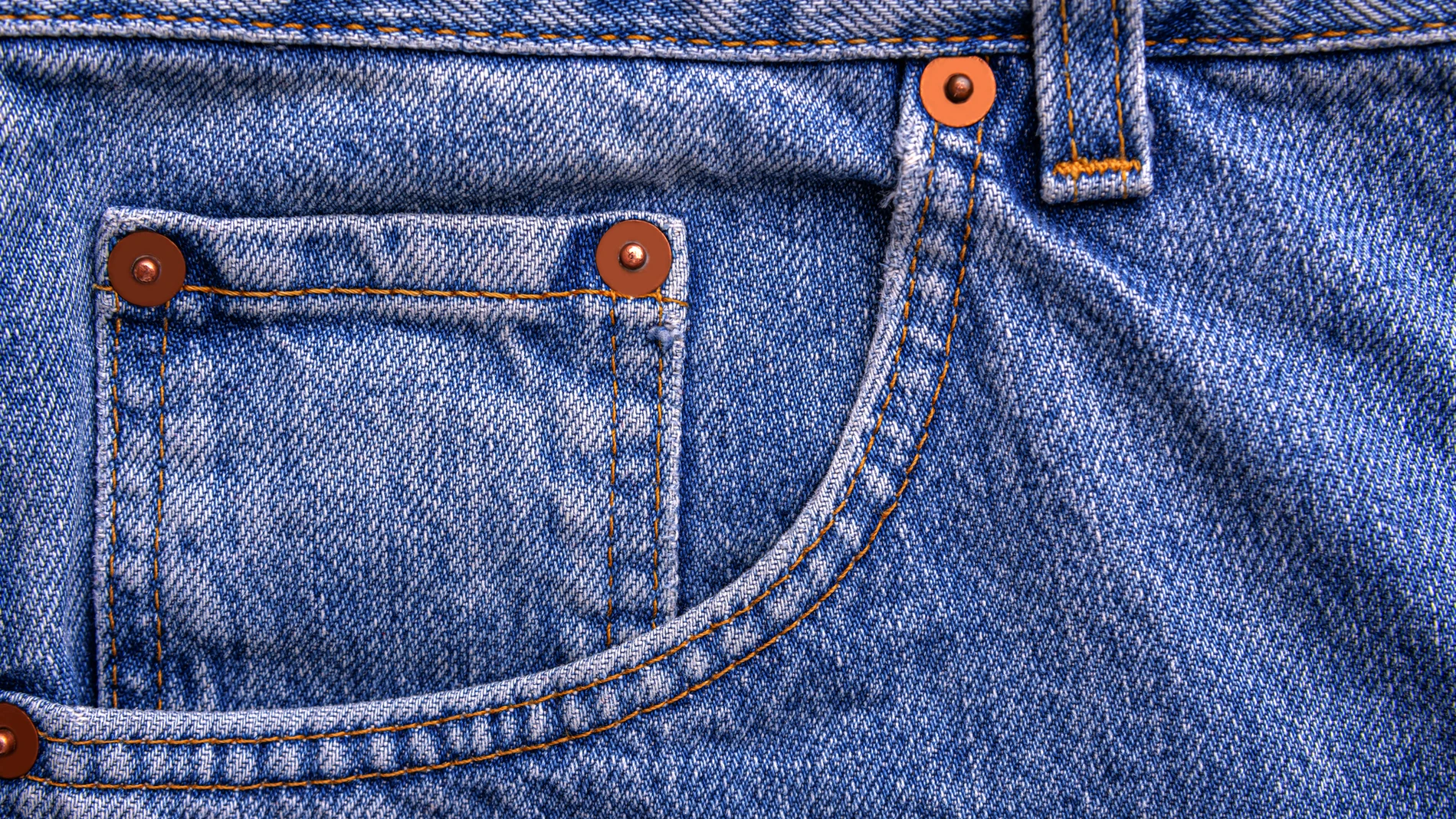 El bolsillo pequeño de los pantalones jeans tiene una importante función que muy pocos conocen y que no solo es estética o para guardar objetos, a diferencia de los grandes de los vaqueros