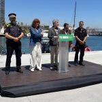 El alcalde de Barcelona, Jaume Collboni, junto a los tenientes de alcalde Laia Bonet y Albert Batlle, el jefe de los Bombers de Barcelona, Sebastià Massagué, y el intendente mayor de la Guàrdia Urbana, Jordi Guerrero