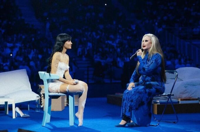 Aitana y Alaska durante la 'listening party' de 'Cuarto azul'