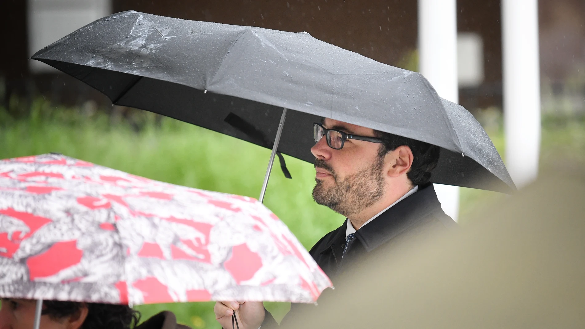 El director de Políticas Públicas y Relaciones Institucionales de Google España y Portugal, Miguel Escassi, a su llegada a declarar por el ‘caso Begoña Gómez’, en los Juzgados de Plaza de Castilla, a 14 de mayo de 2025, en Madrid (España).