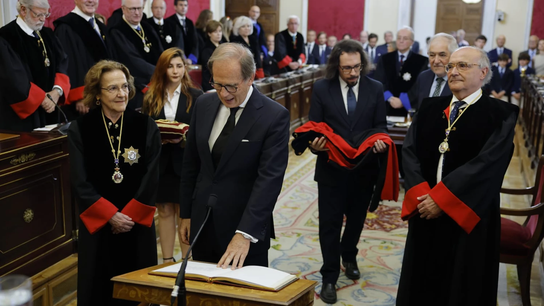 MADRID, 29/05/2025.- El presidente de la Real Academia de Jurisprudencia y Legislación, Luis María Cazorla Prieto, toma posesión como Consejero nato del Consejo de Estado. EFE/Consejo de Estado CRÉDITO OBLIGATORIO SOLO USO PERMITIDO PARA ILUSTRAR LA NOTICIA QUE APARECE EN EL PIE DE FOTO SÓLO USO EDITORIAL