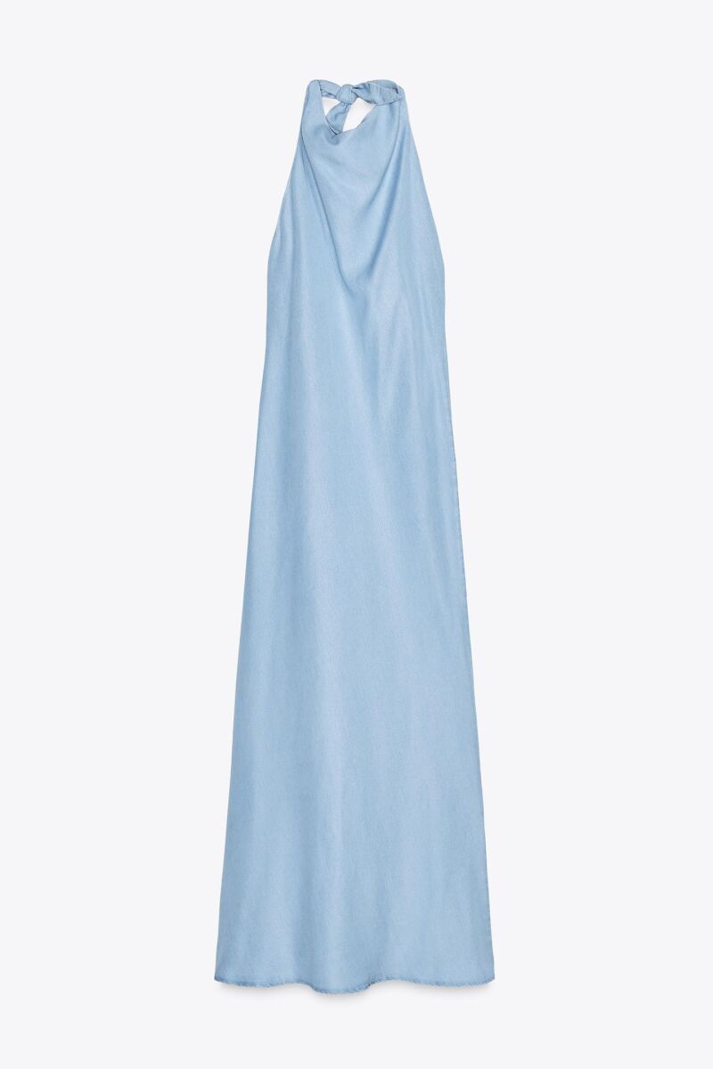 Vestido en celeste.