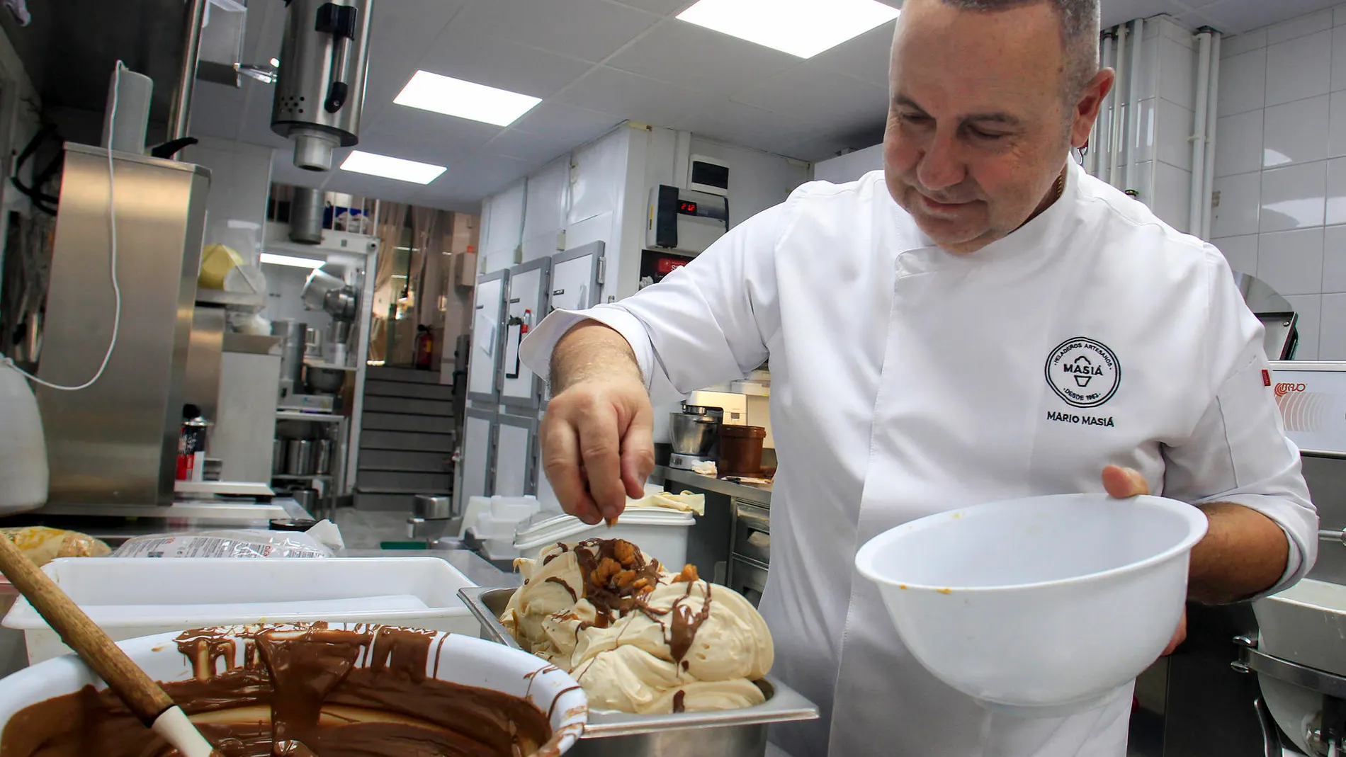 El helado de chocolate de Dubái es una novedad este verano en Alicante
