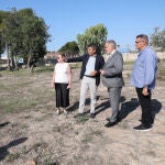 El presidente de la Generalitat, Carlos Mazón, ha visitado el pueblo San Juan de Alicante