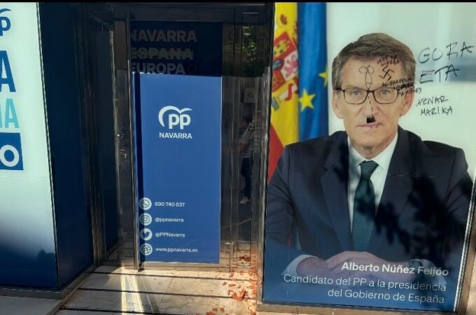 Sede del PP de Navarra en Pamplona con pintadas proetarras.