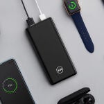 ¿Cargas muchos dispositivos a la vez? Solo esta batería de Amazon lo logra por ese precio