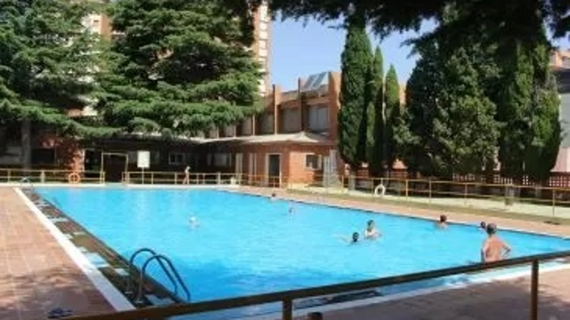 Piscina de San Fernando, en la ciudad de Teruel. REMITIDA / HANDOUT por AYUNTAMIENTO DE TERUEL Fotografía remitida a medios de comunicación exclusivamente para ilustrar la noticia a la que hace referencia la imagen, y citando la procedencia de la imagen en la firma 30/05/2025