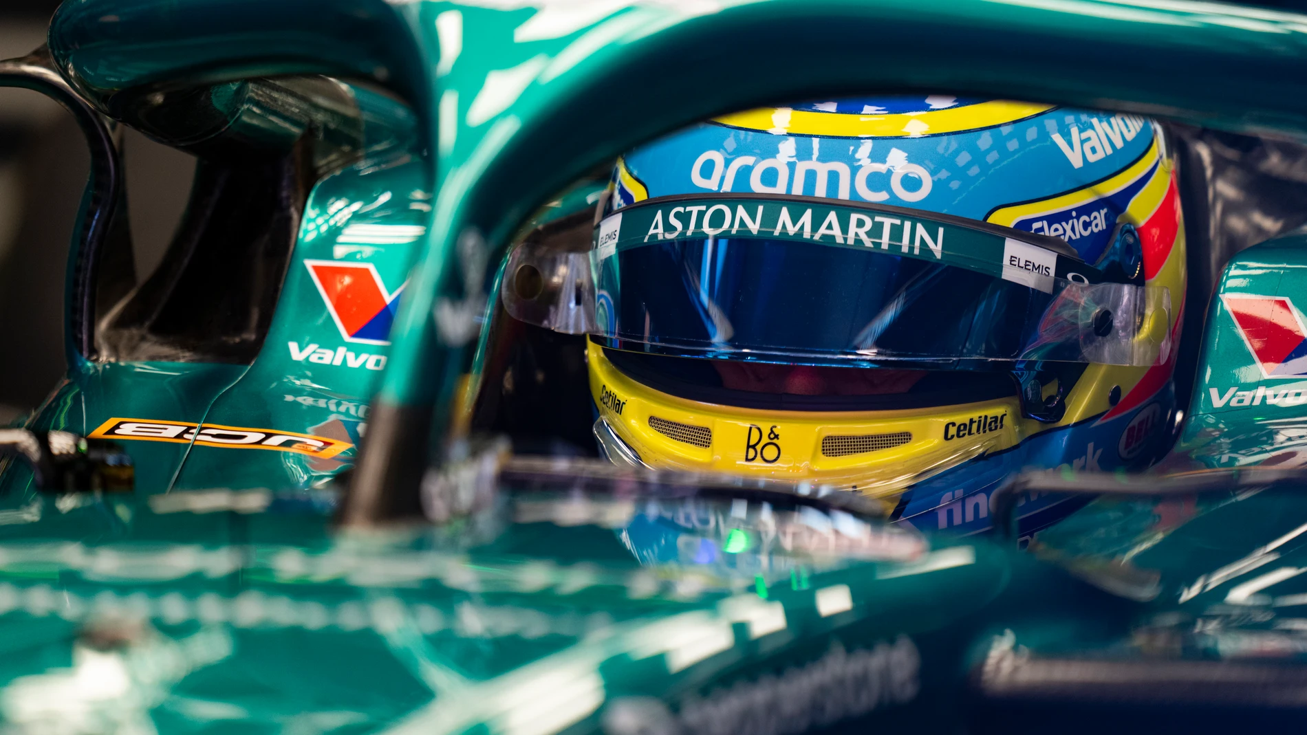 GRAFCAT8899. MONTMELÓ (BARCELONA), 30/05/2025.- El piloto español del equipo Aston Martin, Fernando Alonso, durante la segunda sesión de entrenamientos libres del Gran Premio de España de Fórmula 1 que ha comenzado hoy en el circuito de Barcelona-Cataluña, en Montmeló (Barcelona). EFE/Siu Wu
