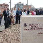 La Cofradía del Santo Cristo del Perdón de León da nombre a la rotonda del Palacio de Congresos