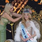 Karolina Bielawska de Polonia corona a la checa Krystina Pyszková como Miss Mundo 2023 