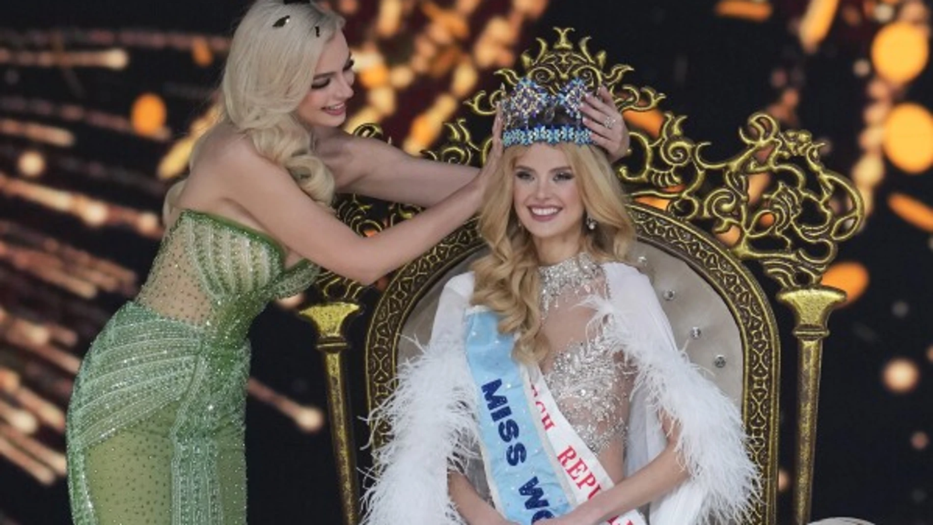 Karolina Bielawska de Polonia corona a la checa Krystina Pyszková como Miss Mundo 2023