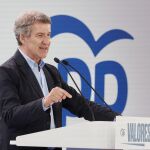 AM- Feijóo defiende la concentración del 8 de junio contra Sánchez: "Iremos sin siglas, con la camiseta de la decencia"
