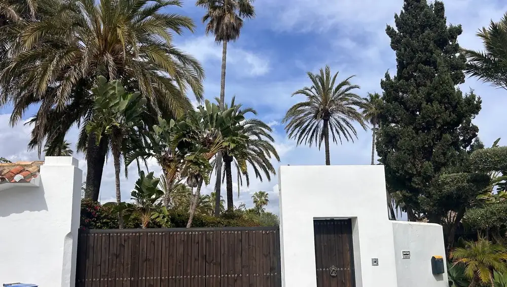 Fachada de la nueva vivienda que Antonio Banderas está reformando en Marbella.