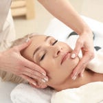 Lo uso 10 minutos al día y noto la piel más firme: cuesta menos que una sesión facial