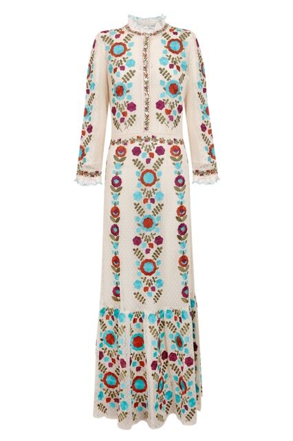Vestido bordado.