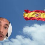 Una imagen de la bandera de España junto a un influencer