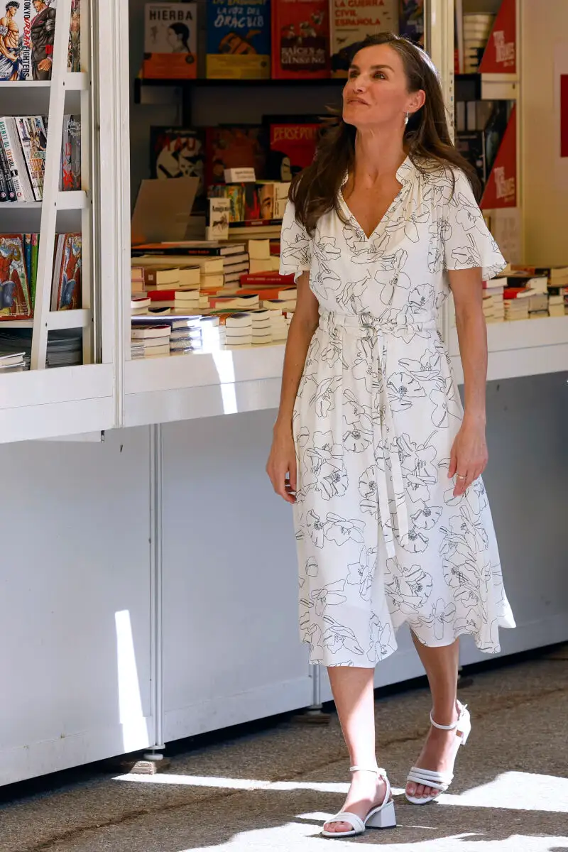 La reina Letizia inaugura la Feria del Libro de Madrid