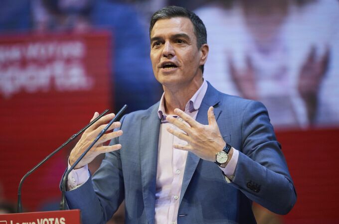 Pedro Sánchez felicita a Canarias en su día destacando que es "una tierra que acoge" y que cuida lo que "la hace única"
