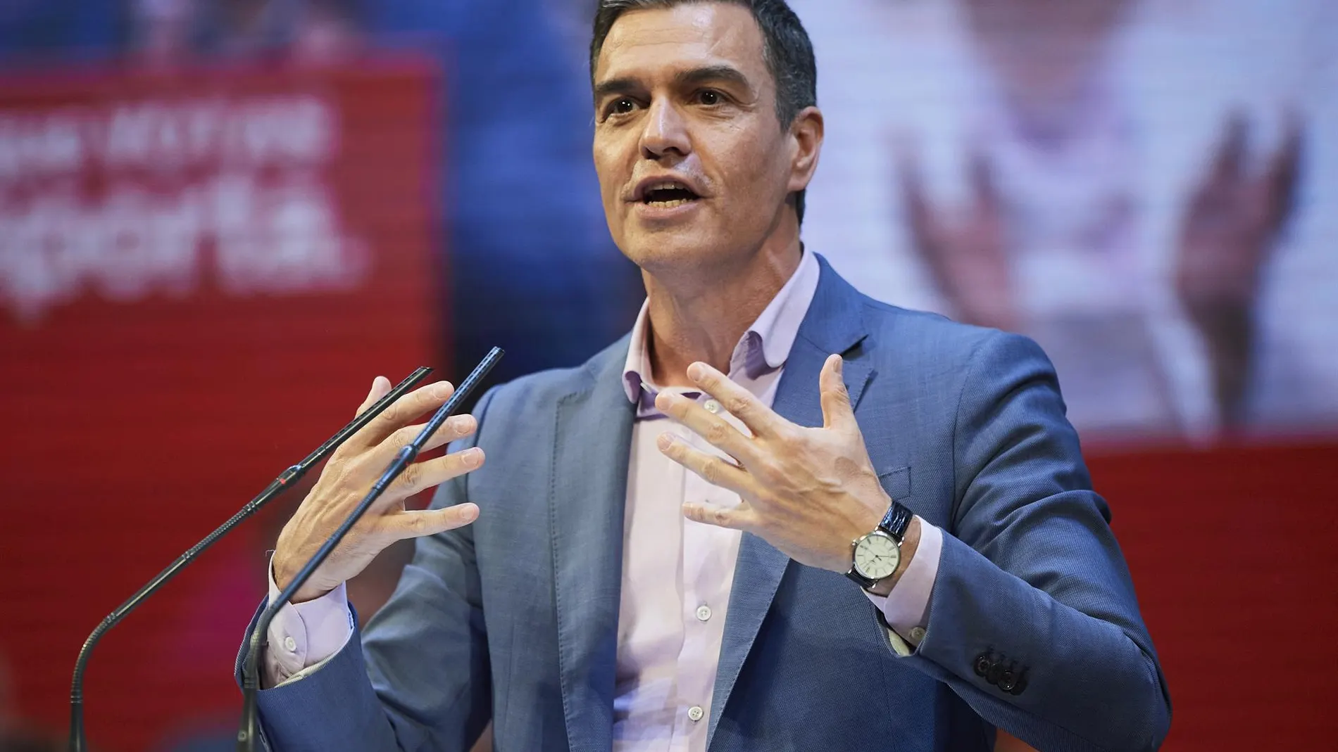Pedro Sánchez felicita a Canarias en su día destacando que es "una tierra que acoge" y que cuida lo que "la hace única"