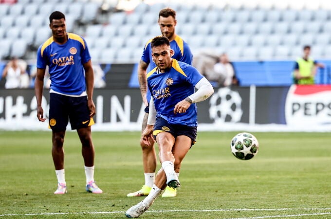Lautaro Martínez, el mejor jugador del Inter, en el último entrenamiento antes de la final
