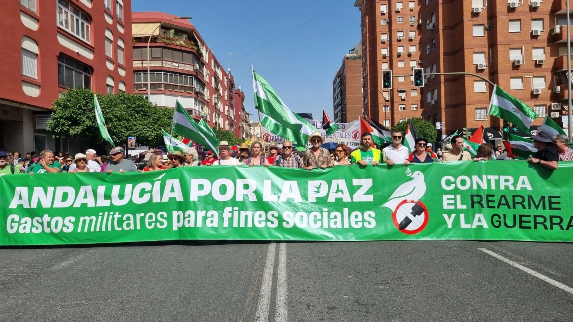 Manifestación en Sevilla contra el rearme convocada por la Plataforma Andalucía Por la Paz, este sábado REMITIDA / HANDOUT por ADELANTE ANDALUCÍA Fotografía remitida a medios de comunicación exclusivamente para ilustrar la noticia a la que hace referencia la imagen, y citando la procedencia de la imagen en la firma 31/05/2025