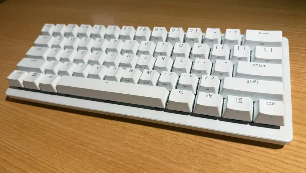 Es un teclado pequeño, compacto y fiable