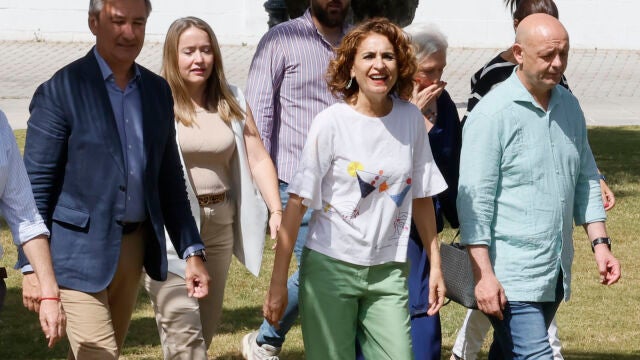  La vicepresidenta primera del Gobierno y secretaria general del PSOE andaluz, María Jesús Montero, asiste a la entrega de los Premios de Medio Ambiente Hermenelindo Castro