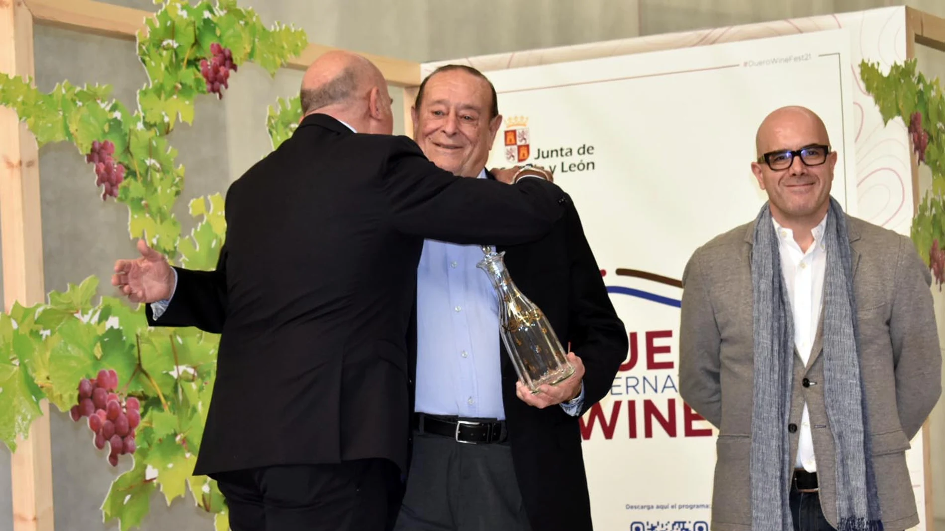 El bodeguero ribereño José Luis Sanz, de ‘Dehesa de los Canónigos’, premio ‘Reconocimiento Duero de Honor’ por su papel en el mundo del vino