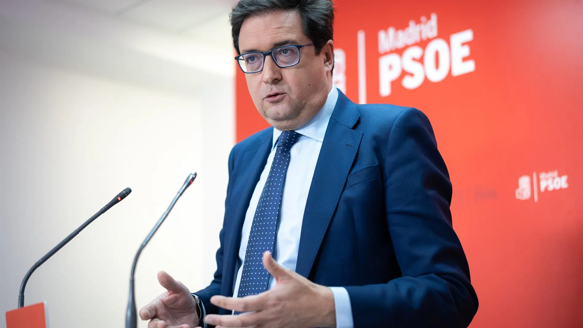 El ministro Óscar López