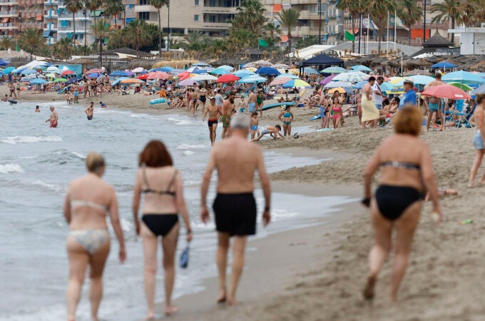 Vista de una playa en Fuengirola (Málaga)