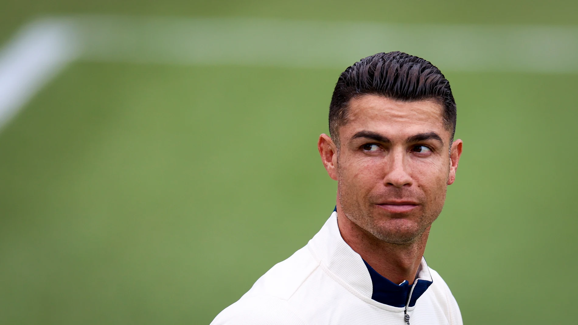 Oeiras (Portugal), 01/06/2025.- Portugal player Cristiano Ronaldo attends a training session of the Portuguese national soccer team in Oeiras, Lisbon, Portugal, 01 June 2025. Portugal face Germany in a UEFA Nations League semi-finals match on 04 June. (Alemania, Lisboa) EFE/EPA/FILIPE AMORIM