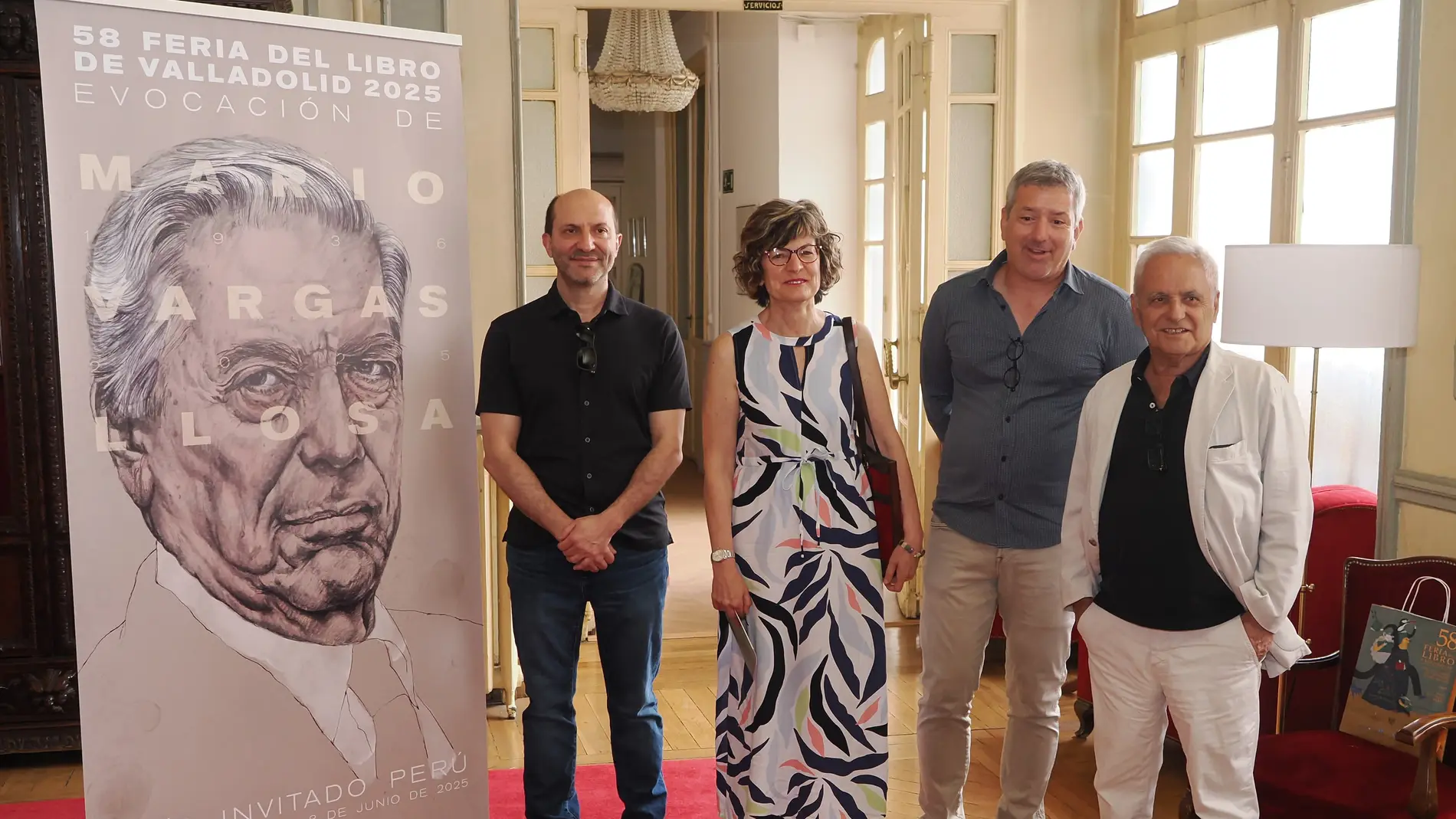 Homenaje a Mario Vargas Llosa en la Feria del Libro de Valladolid