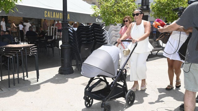 El look para madres de comunión de Anabel Pantoja.