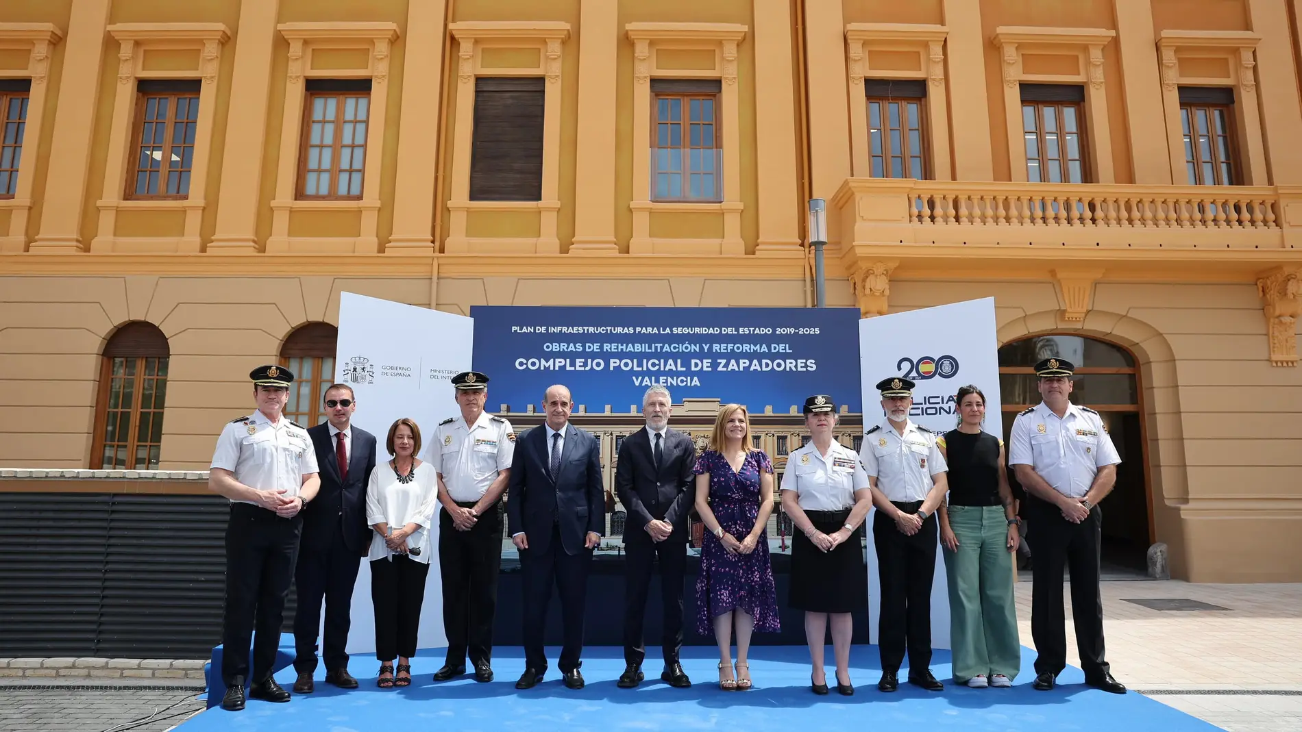 Marlaska, junto a los mandos policiales y la delegada del Gobierno, han visitado el cuartel de Zapadores confirma que la rehabilitación del complejo de Zapadores estará completa en el primer semestre de 2026