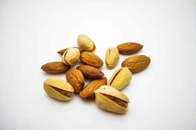 Almendras vs pistachos: ¿cuál tiene más proteínas, fibra y vitaminas?