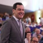 Moreno destaca que Andalucía ha superado en 2024 la cifra récord de 1.222 trasplantes, un 18% más
