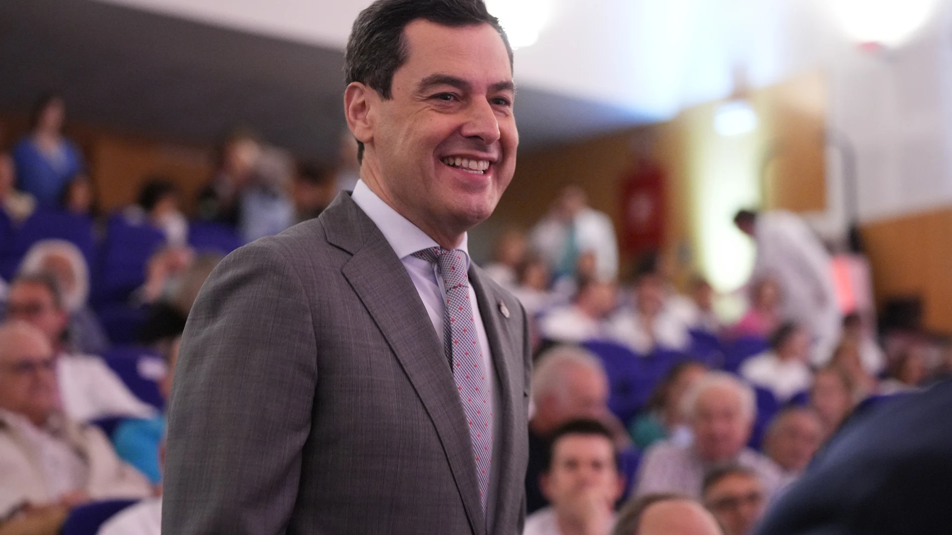 Juanma Moreno en el acto de inauguración de la Semana de la Donación del Hospital Reina Sofia de Córdoba. JOAQUÍN CORCHERO/EUROPA PRESS 02/06/2025