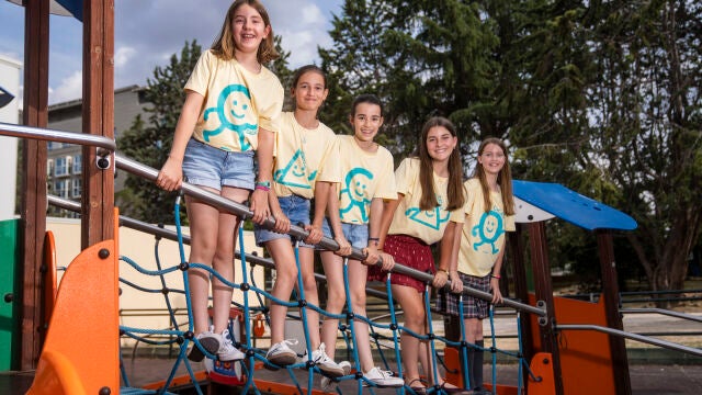 Entrevista a un grupo de niñas del Colegio Sagrado Corazón que han creado una app, CACAO, para mejorar la incl