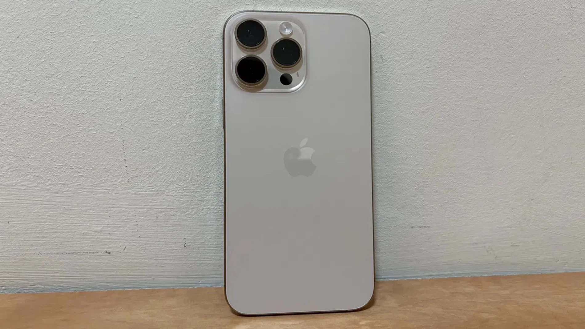 iPhone 16 Pro