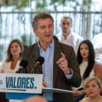 Feijóo clausura un acto del PP en Melilla