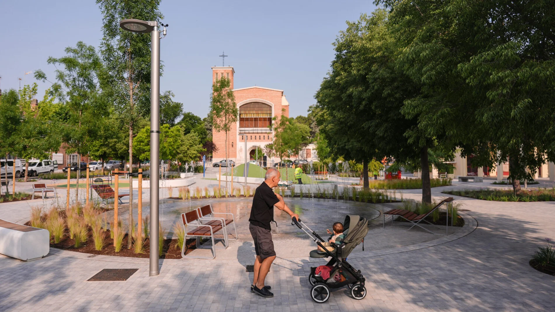 Esta es la nueva imagen de la plaza de San Cristóbal, en Ciudad Pegaso