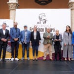 El consejero de Cultura, Gonzalo Santonja, en la Tribuna de la Funación Francisco Umbral 'He venido aquí a hablar de mi libro', junto a Aramburo, Manuel Llorente, Yolanda Burgoa y María España, viuda de Umbral
