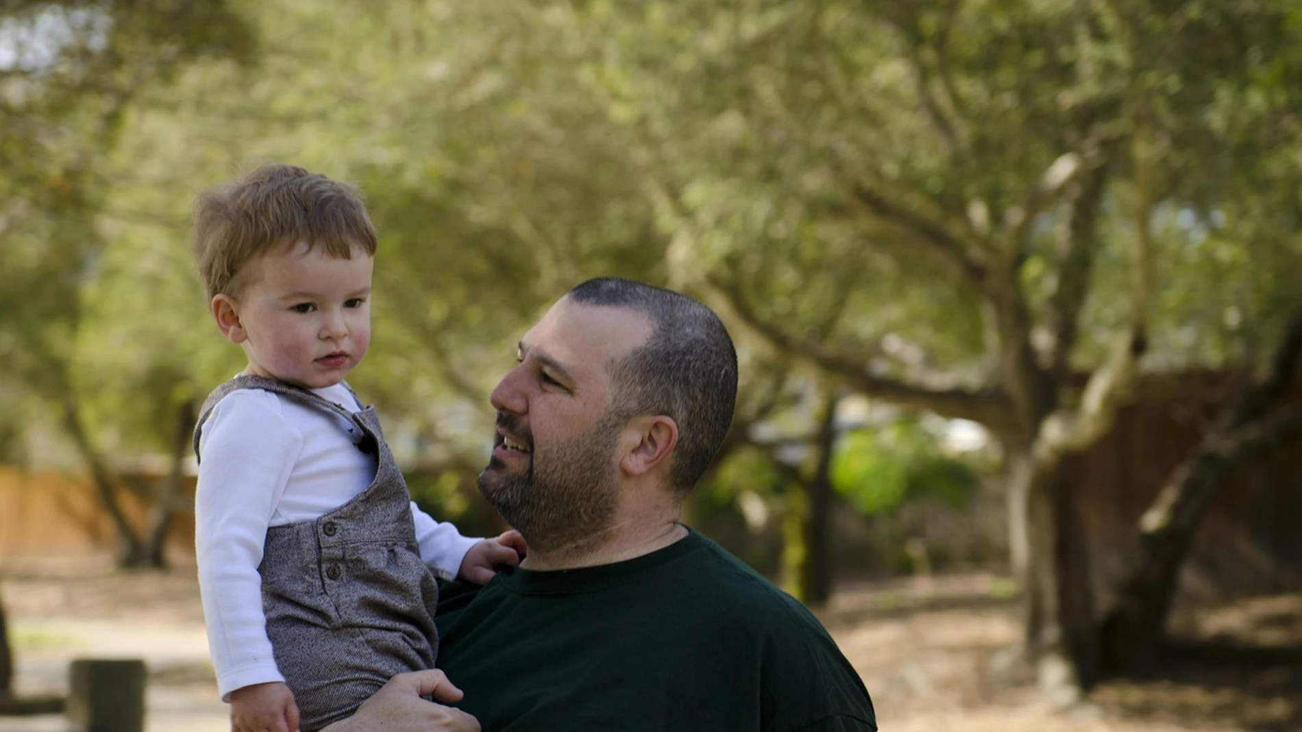 La habilidad que todo padre debe enseñar a su hijo lo más pronto posible